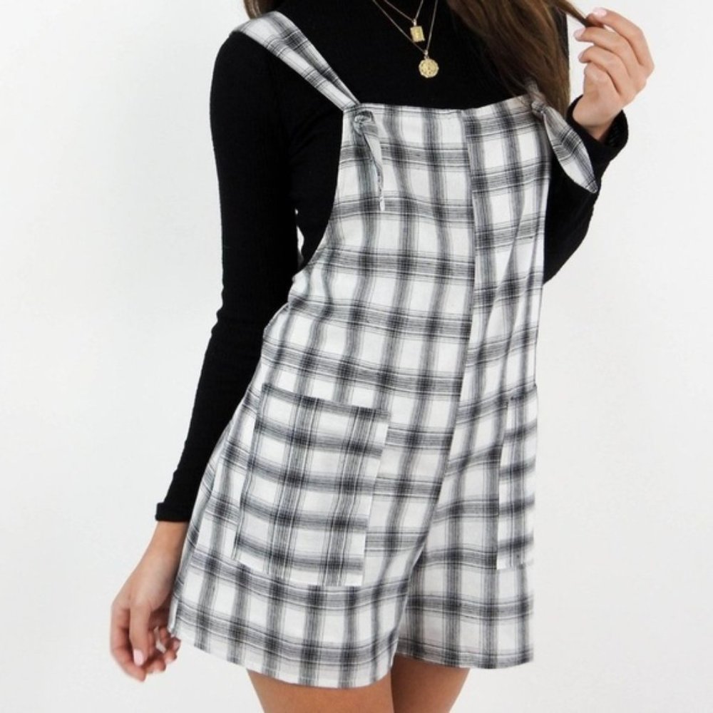 GREY BANDIT EXTERNAL BLACK AND WHITE ROMPER